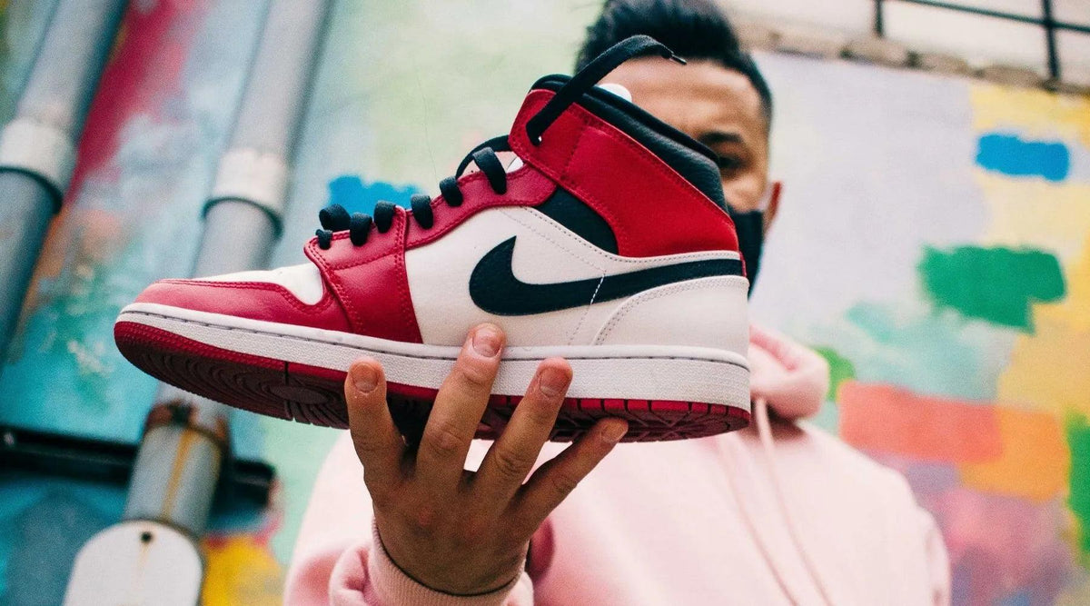Jordan Chicago black toe. Size 10. Worn many times. Changed shoe lace for style J1 low chicago on feet! How do you rock it Black or White  main image 4