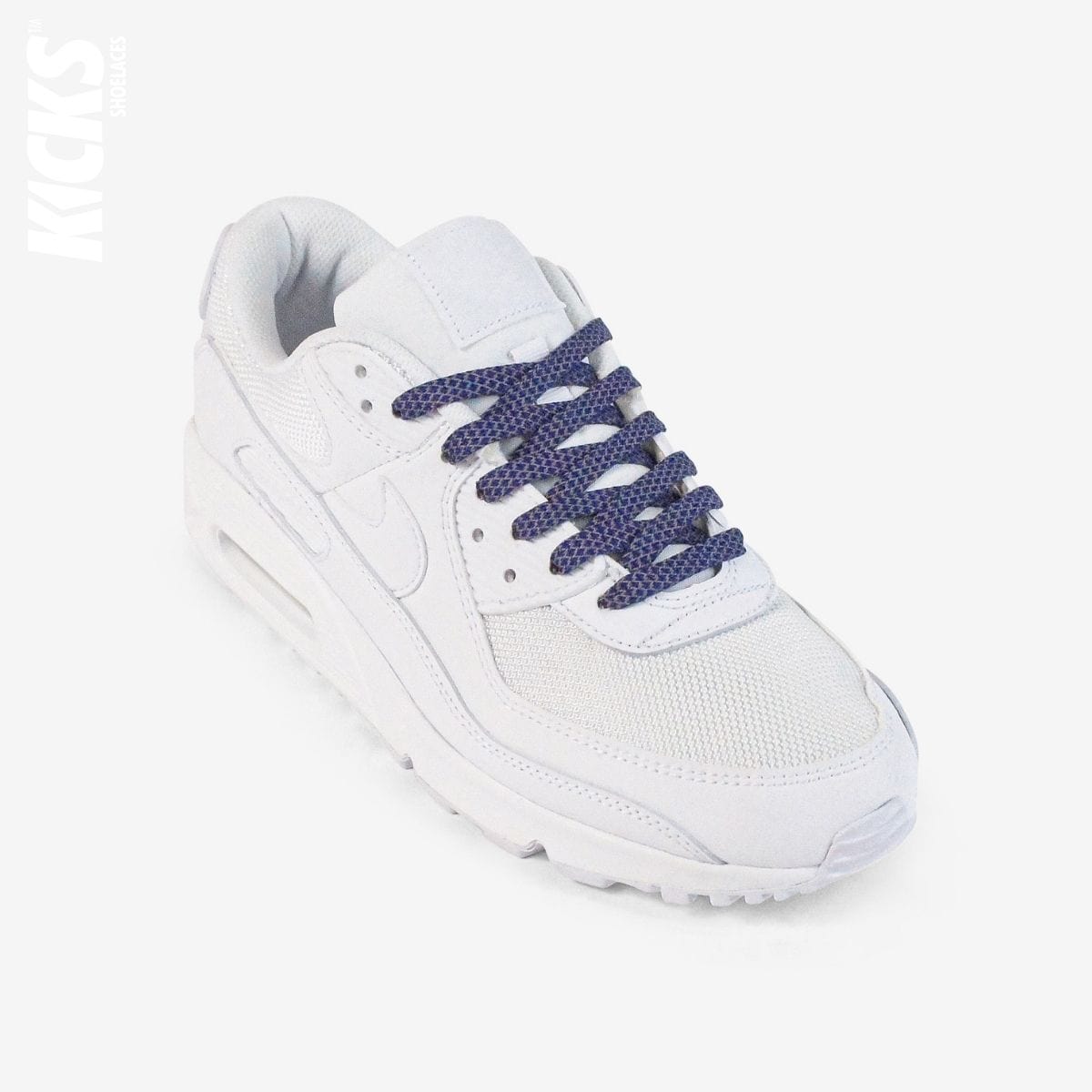 dark-blue-reflective-colored-shoelaces-on-white-sneakers